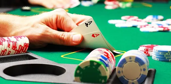 Các thuật ngữ cơ bản khi chơi Poker chuẩn quốc tế