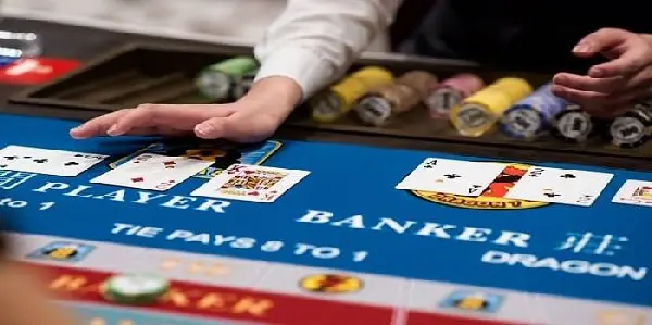 Các thế bài Baccarat – Quy định cách tính bài Baccarat chuẩn nhất