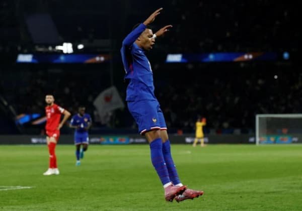 Ai đang dẫn đầu cuộc đua Chiếc giày vàng châu Âu 2025?