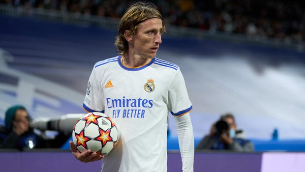 real-madrid-ki-hop-dong-moi-voi-luka-modric