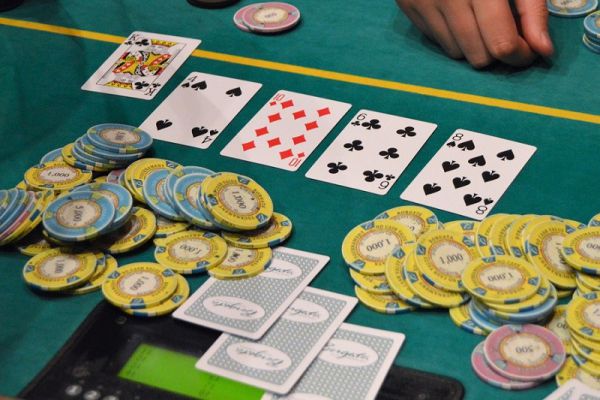 Tổng hợp một số sai lầm khi chơi Poker