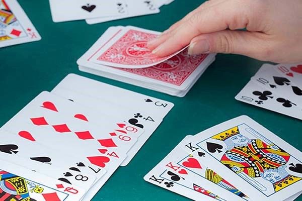 Tổng hợp mẹo đánh Phỏm Online cực chất bạn cần biết